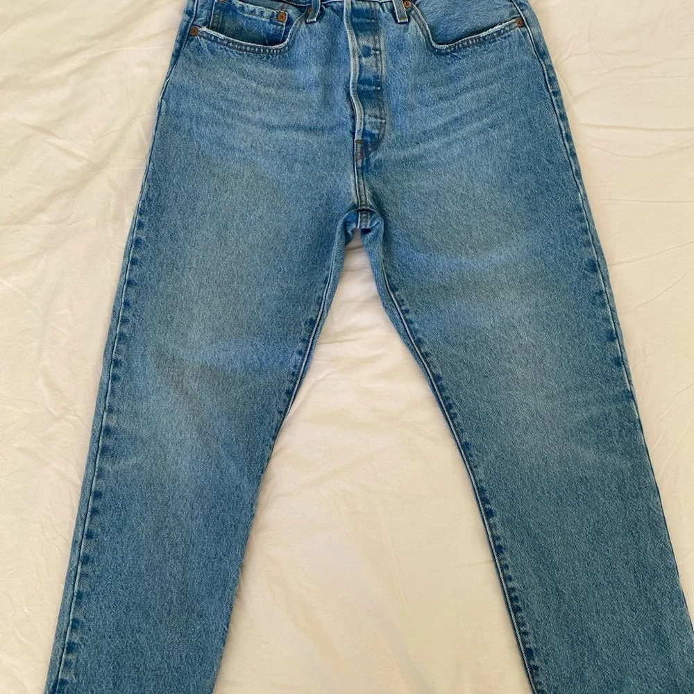 Levi's Classic Straight Blue Jeans - Picture 2 of 4